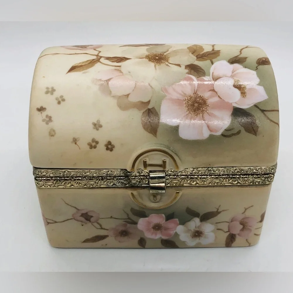 Vintage Victorian Garden Hummerlwerk DOGWOOD Jewelry Trinket Box, Porcelain